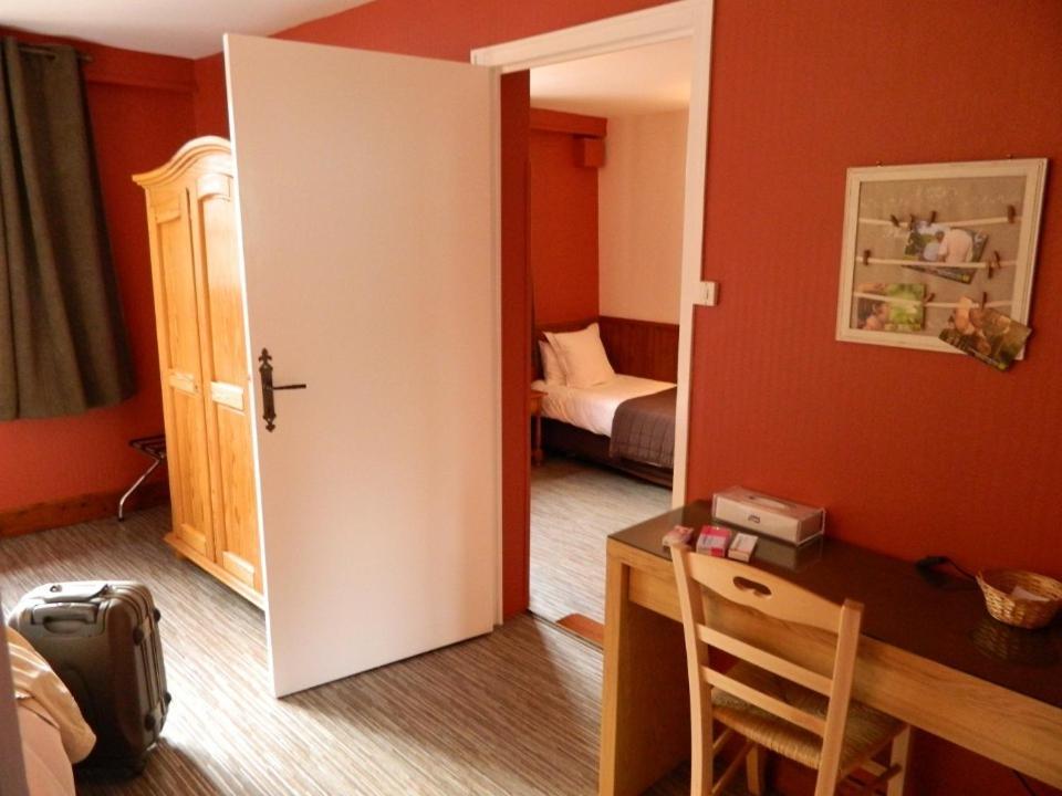 Logis - Auberge Du Colombier Guînes Quarto foto